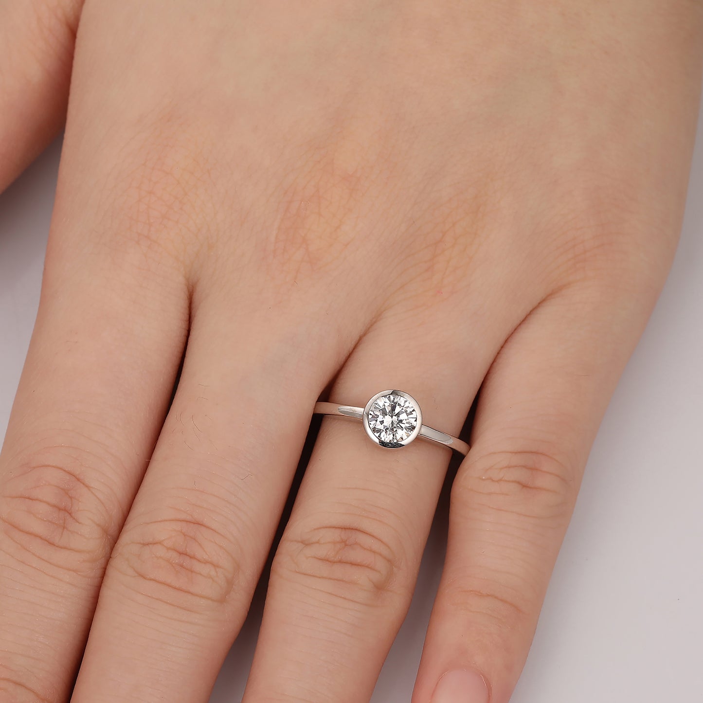 Classic Minimalism 0.80 Carat Round Cut Moissanite Engagement Ring For Her