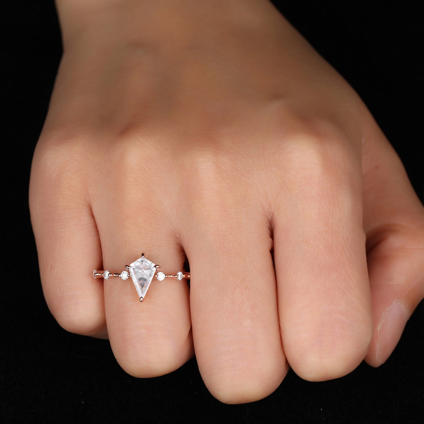 Creative 1.10 Carat Kite Shaped 4 Prong Moissanite Side Stone Engagement Ring For Her